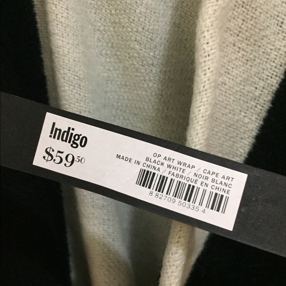 Love & Lore black and white cape wrap - Picture 5 of 6